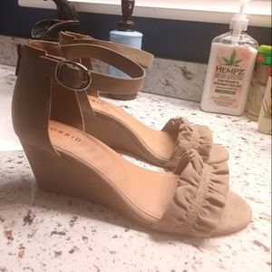 NWT Taupe Ruffle Strap Wedge